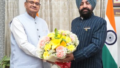 लोक भवन में शिष्टाचार भेंट, कैबिनेट मंत्री गणेश जोशी ने राज्यपाल से की मुलाकात