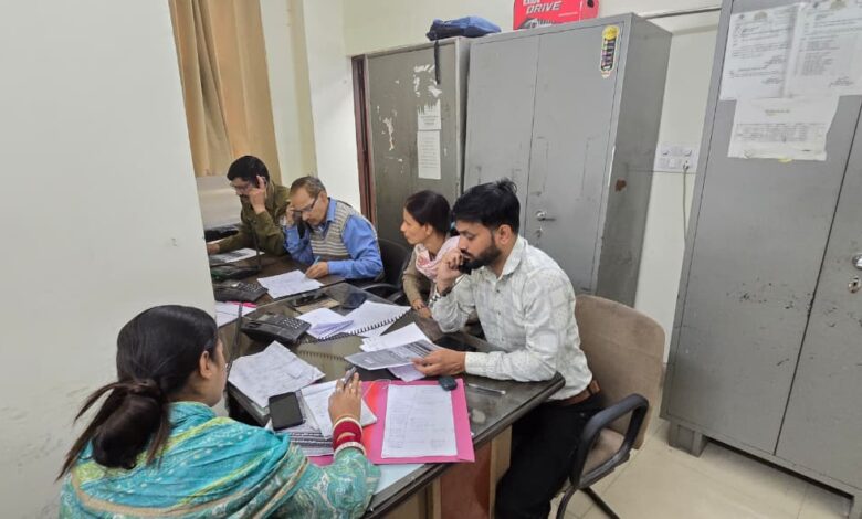 देहरादून में एलपीजी समस्याओं के समाधान के लिए कंट्रोल रूम सक्रिय, 405 शिकायतें दर्ज; कालाबाजारी पर छापेमारी में 50 सिलेंडर जब्त