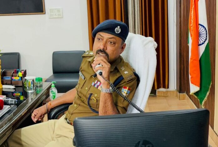 अवैध खनन प्रकरण में चौकी प्रभारी सहित 6 निलम्बित अवैध खनन प्रकरण में चौकी प्रभारी सहित 6 निलम्बित