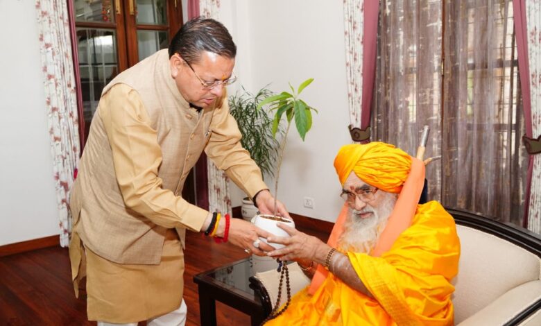 श्री केदारनाथ धाम के रावल  श्री श्री 1008 भीमाशंकर लिंग ने मुख्यमंत्री पुष्कर सिंह धामी से शिष्टाचार भेंट की तथा उन्हें आशीर्वाद प्रदान किया