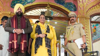 हनुमान जन्मोत्सव पर राज्यपाल ने किए मंदिरों में दर्शन, प्रदेशवासियों की सुख-समृद्धि की कामना