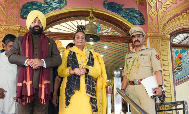 हनुमान जन्मोत्सव पर राज्यपाल ने किए मंदिरों में दर्शन, प्रदेशवासियों की सुख-समृद्धि की कामना