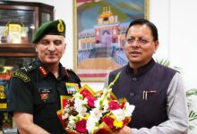 मुख्यमंत्री पुष्कर सिंह धामी से मुख्यमंत्री आवास में उप सेना प्रमुख (रणनीति) लेफ्टिनेंट जनरल राजीव घई ने शिष्टाचार भेंट की