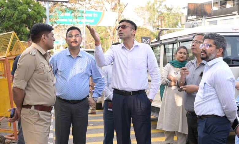 प्रधानमंत्री के आगमन से पहले देहरादून में तैयारियां तेज, डीएम ने किया स्थलीय निरीक्षण प्रधानमंत्री के आगमन से पहले देहरादून में तैयारियां तेज, डीएम ने किया स्थलीय निरीक्षण