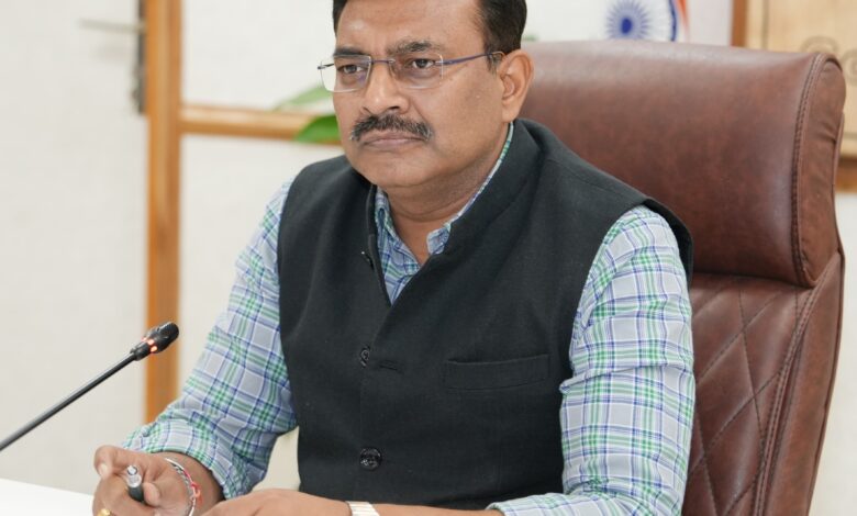 मुख्य सचिव ने ली चारधाम यात्रा की तैयारियों को लेकर बैठक