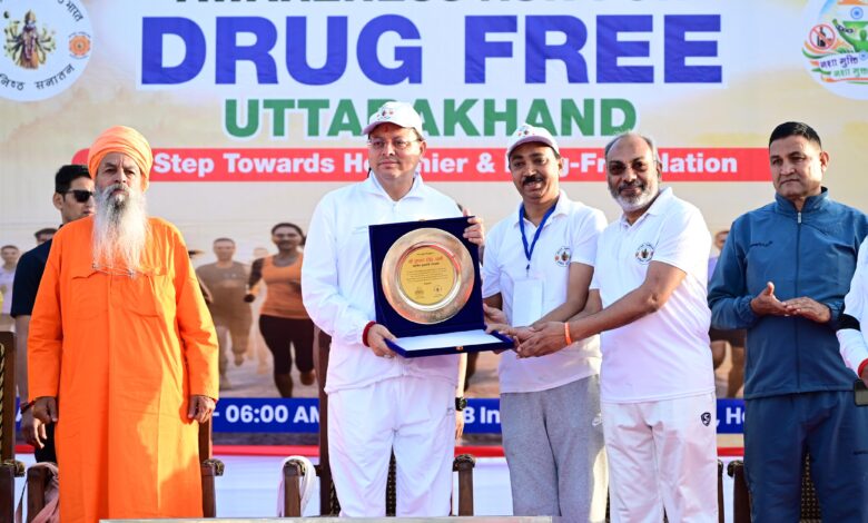 “रन फॉर अवेयरनेस” रैली को मुख्यमंत्री श्री पुष्कर सिंह धामी ने दिखाई हरी झंडी