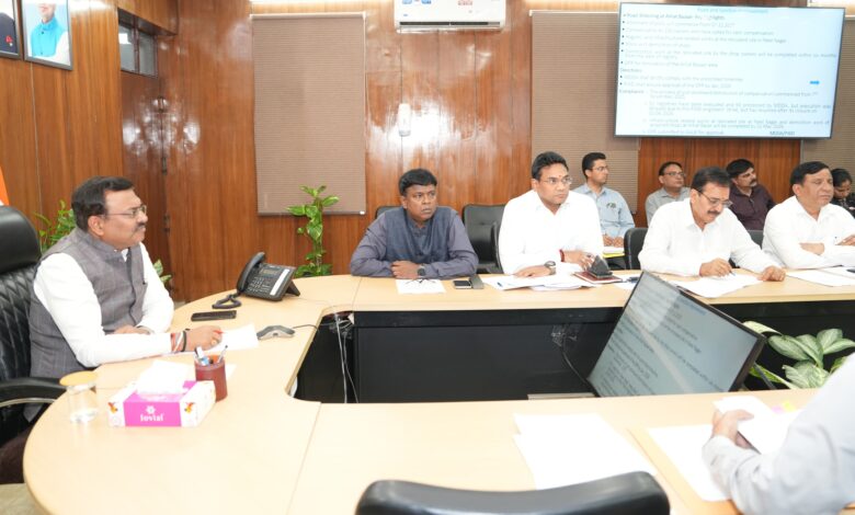 मुख्य सचिव  आनंद बर्द्धन ने सचिवालय में देहरादून शहर के यातायात संतुलन को लेकर देहरादून मोबिलिटी प्लान की बैठक ली