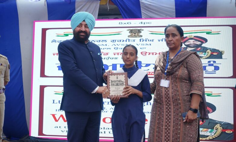 पैतृक गांव पहुंचे राज्यपाल गुरमीत सिंह, बच्चों को दिए बड़े सपने देखने का संदेश