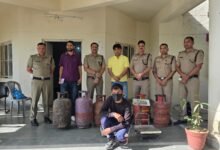 एलपीजी  सिलेंडर कालाबाजारी व अवैध गैस रिफिलिंग पर जिला प्रशासन का सख्त एक्शन; प्राथमिकी दर्ज