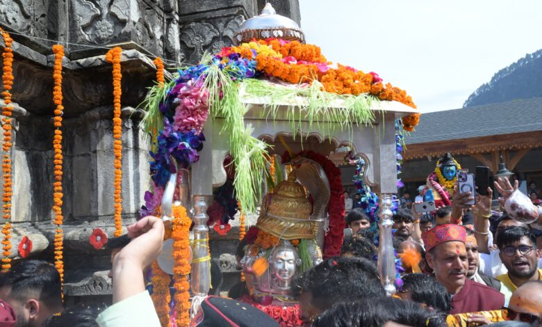 श्री ओंकारेश्वर मंदिर से धाम के लिए रवाना हुई बाबा केदार की पंचमुखी उत्सव डोली