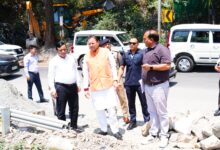 मुख्यमंत्री ने मसूरी रोड पर निर्माणाधीन पुल का किया निरीक्षण, समयसीमा में कार्य पूर्ण करने के निर्देश