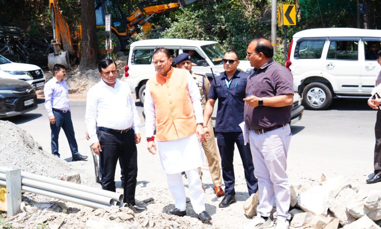 मुख्यमंत्री ने मसूरी रोड पर निर्माणाधीन पुल का किया निरीक्षण, समयसीमा में कार्य पूर्ण करने के निर्देश