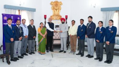 एनएसएस स्वयंसेवकों से मिले राज्यपाल, गणतंत्र दिवस परेड में राज्य का प्रतिनिधित्व करने पर दी बधाई