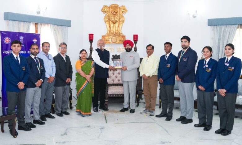 एनएसएस स्वयंसेवकों से मिले राज्यपाल, गणतंत्र दिवस परेड में राज्य का प्रतिनिधित्व करने पर दी बधाई