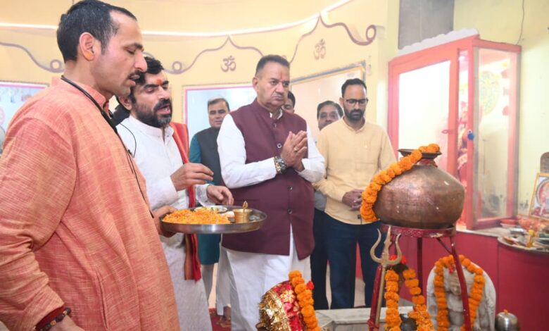 मसूरी के बार्लोगंज में सामुदायिक हाल के सुधारीकरण कार्य का लोकार्पण, मंत्री गणेश जोशी बोले—जनहित सर्वोपरि