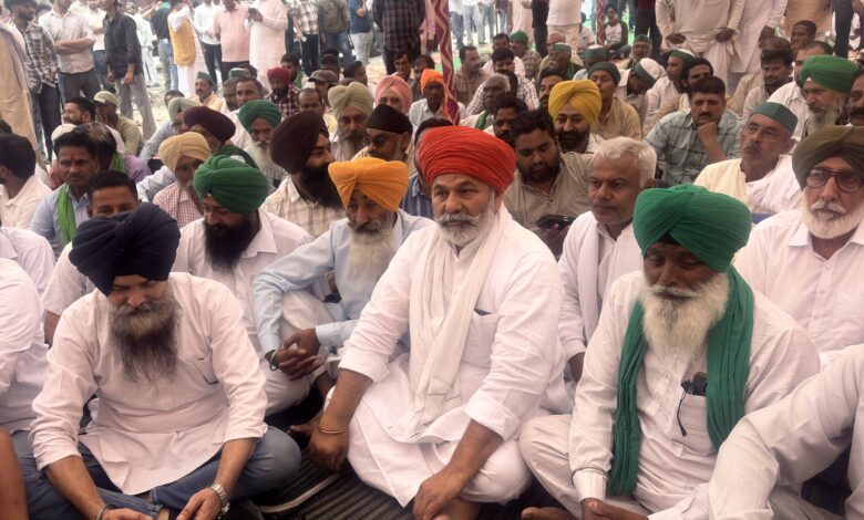 छात्र दिव्यांशु की हत्या दून में यूपी व तराई के किसानों का बड़ा प्रदर्शन