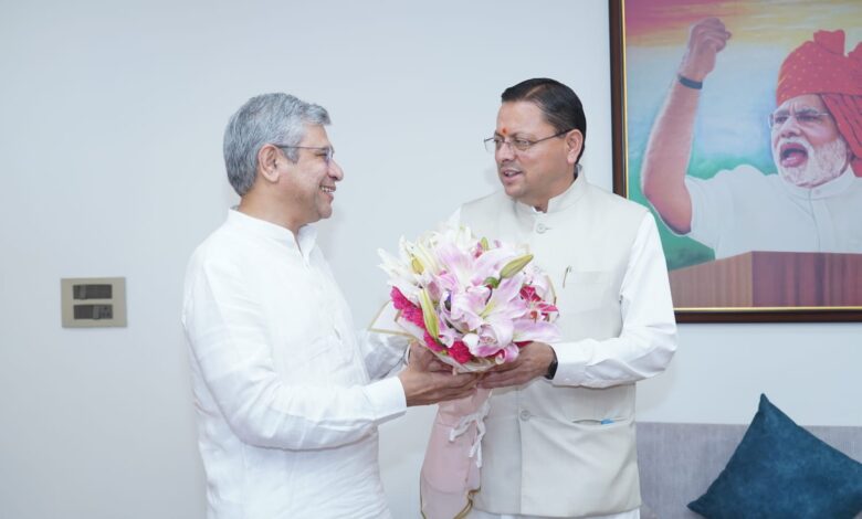 मुख्यमंत्री ने केंद्रीय रेल मंत्री से रेल परियोजनाओं एवं कनेक्टिविटी विस्तार पर की चर्चा मुख्यमंत्री ने केंद्रीय रेल मंत्री से रेल परियोजनाओं एवं कनेक्टिविटी विस्तार पर की चर्चा