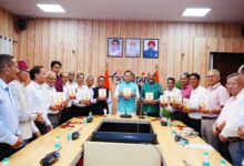 ‘‘मुख्यमंत्री ने किया ‘सेवा विधि‘ पुस्तक का विमोचन‘‘