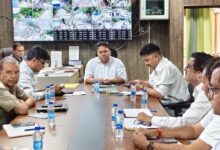 भारी वर्षा को लेकर रूद्रप्रयाग जिला प्रशासन अलर्ट जिलाधिकारी विशाल मिश्रा ने आपदा कंट्रोल रूम पहुंचकर व्यवस्थाओं का लिया जायजा