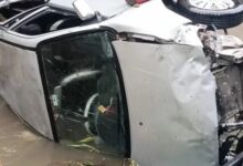 पहाड़ी से गिरे बोल्डरों से बचने के प्रयास में महिला ने संतुलन खोया,शिप्रा नदी में गिरी अनियंत्रित कार