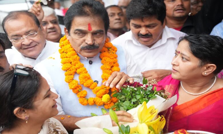 चुनावी तैयारियों को धार देने दो दिवसीय दौरे पर दून पहुंचे कांग्रेस राष्ट्रीय महासचिव चुनावी तैयारियों को धार देने दो दिवसीय दौरे पर दून पहुंचे कांग्रेस राष्ट्रीय महासचिव