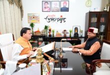 मुख्यमंत्री धामी से कैबिनेट मंत्री खजान दास की शिष्टाचार भेंट