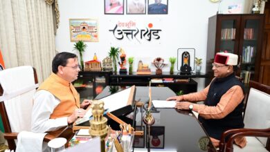 मुख्यमंत्री धामी से कैबिनेट मंत्री खजान दास की शिष्टाचार भेंट