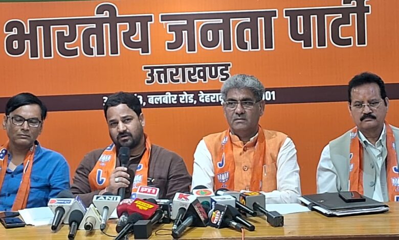 पीएम मोदी के सेवा के 25 वर्षों की कहानी, रंगमंच से उभारेगी भाजपा! पीएम मोदी के सेवा के 25 वर्षों की कहानी, रंगमंच से उभारेगी भाजपा!
