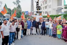 डोभाल पर टिप्पणी के खिलाफ भाजपा ने फूँका कांग्रेस का पुतला डोभाल पर टिप्पणी के खिलाफ भाजपा ने फूँका कांग्रेस का पुतला