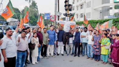 डोभाल पर टिप्पणी के खिलाफ भाजपा ने फूँका कांग्रेस का पुतला